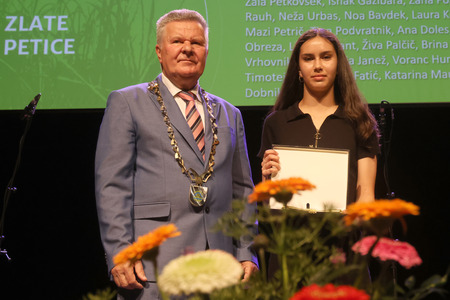 ZLATA PETICA 132 FOTO LJUBO VUKELIČ